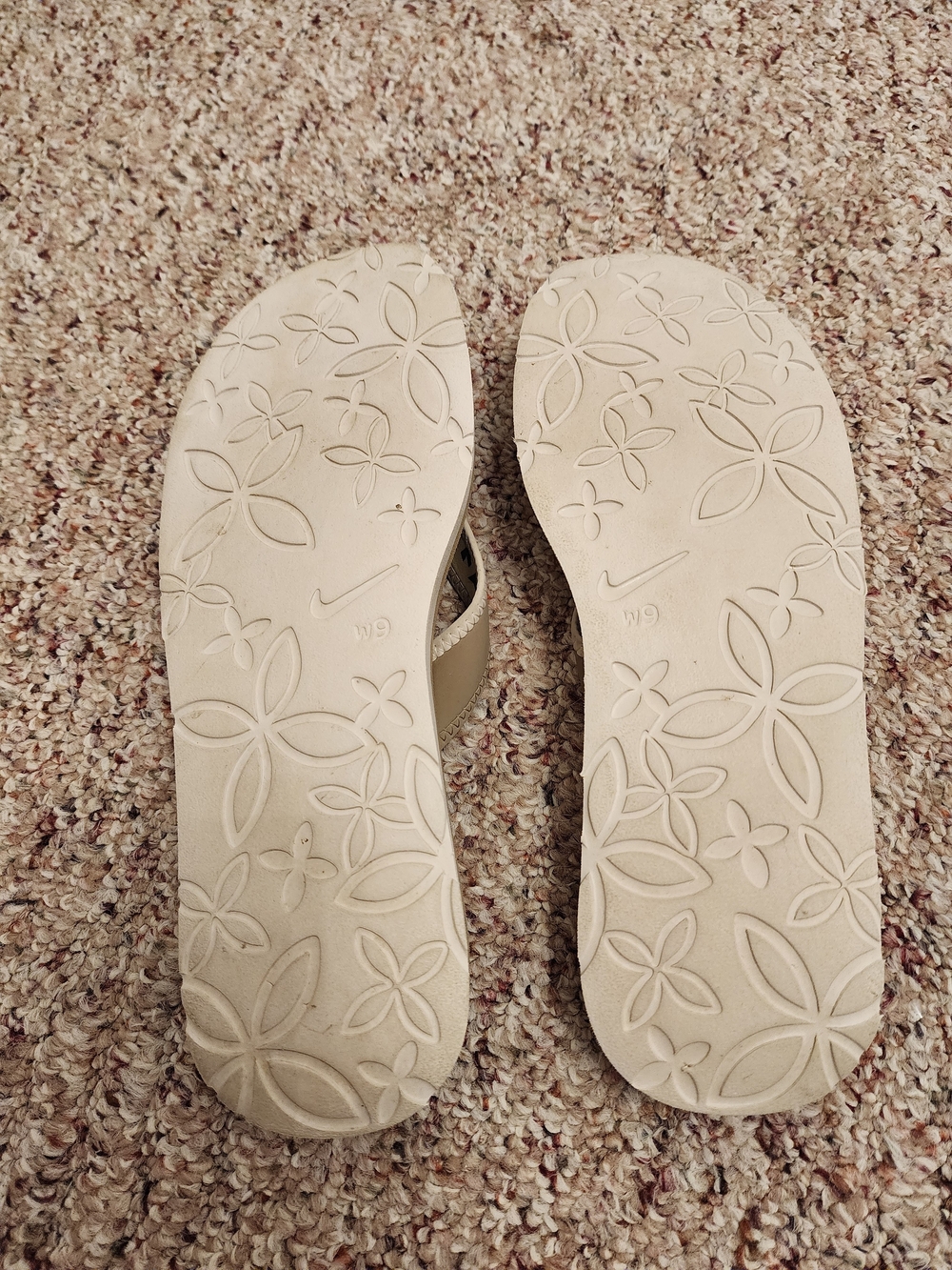 Nike Celso Girl Women's Tan Flip Flop Sandals - Picture 2 of 3